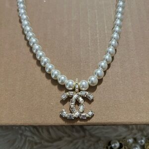 Chanel pendant Pearl Necklace with Gold Accents